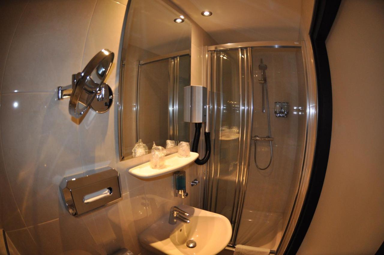 Budget Hotel Le Beau Rivage Middelburg Eksteriør bilde